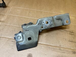 WSPORNIK UCHWYT MOCOWANIE BŁOTNIKA LEWY PRZÓD RENAULT ZOE I Z.E