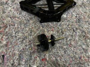 ZESTAW NAPRAWCZY KOŁO DOJAZDOWE LEWAREK FORD ESCAPE MK4 KUGA MK3 155/70 R17