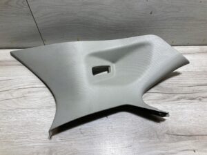 OSŁONA POSZYCIE SŁUPKA PRAWY TYŁ FORD FIESTA MK7