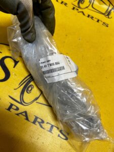 UCHWYT RĄCZKA DRZWI PRAWYCH PIANO BLACK BMW 3 F30 F34 4 F32 F36 NOWA OEM