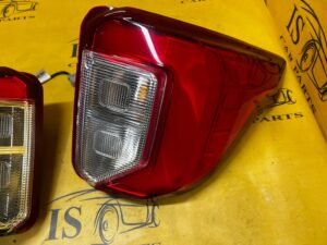 KPL LAMPY LAMPA W BŁOTNIK TYŁ PRAWY PRAWA LEWY LEWA FORD EXPLORER VI MK6 EU