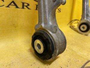 WAHACZ LEWY GÓRNY PRZÓD LR L462 DISCOVERY V