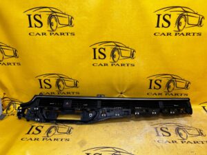 LISTWA KRATKI NAWIEWU DESKI KONSOLI AUDI A4 B9