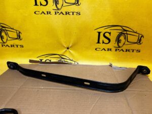 OBEJMA MOCOWANIE WSPORNIK BAKU PALIWA AUDI A8 D5