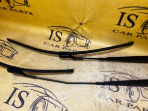 KOMPLET RAMIONA WYCIERACZEK PRZÓD SKODA SCALA