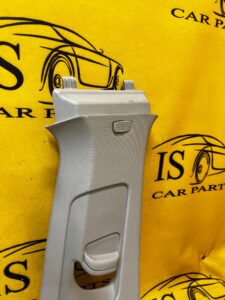 OSŁONA POSZYCIE SŁUPKA B ŚRODKOWEGO ŚRODEK PRAWE PRAWA PRAWEGO SKODA SCALA