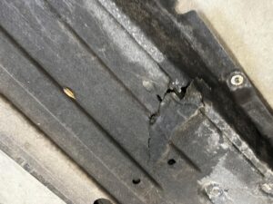 PŁYTA OSŁONA PODWOZIA PRAWA PORSCHE MACAN 95B