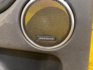 TAPICERKA BOCZEK DRZWI TYŁ LEWY MERIDIAN LAND ROVER DISCOVERY V L550