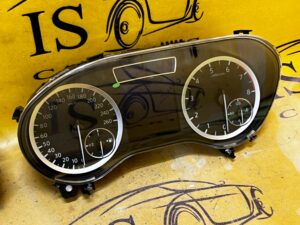 LICZNIK ZEGARY WYŚWIETLACZ INFINITI Q30 1.6 TURBO