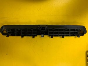 ŚRODKOWA KRATKA NAWIEWU CZUJNIK DESKI AUDI Q7 4M