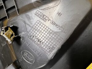 OSŁONA PLASTIK ZAŚLEPKA KONSOLI PRAWA LR RANGE ROVER EVOQUE II L551