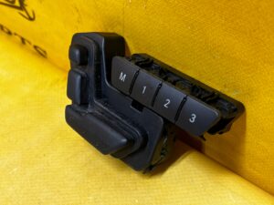 PRZEŁĄCZNIK PANEL STEROWANIA FOTELA PAMIĘĆ PRZÓD LEWY MERCEDES GL X166