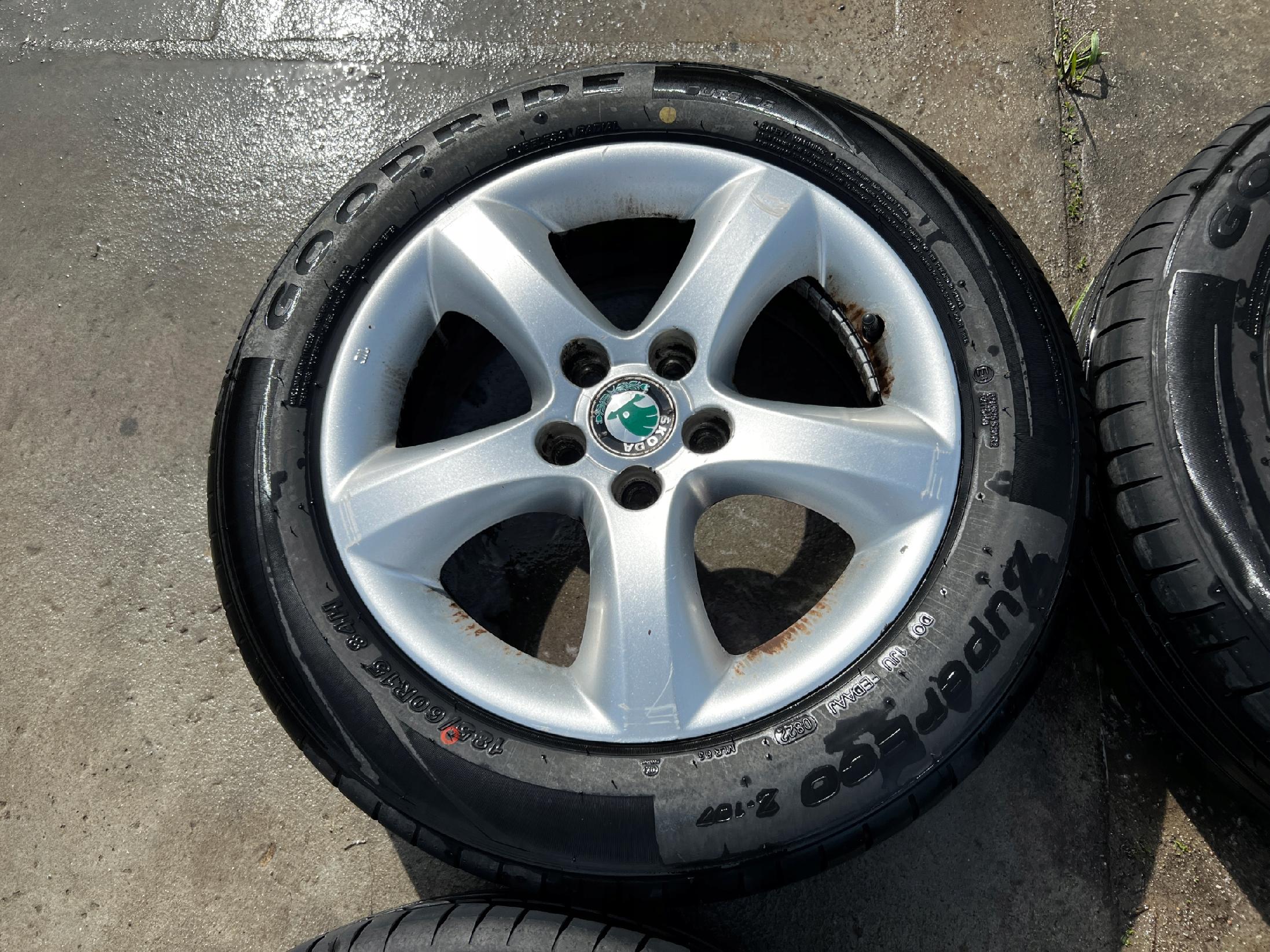 KOŁA FELGI OPONY LETNIE SKODA FABIA II 185/60 R15