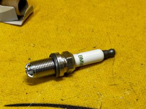 ŚWIECA ZAPŁONOWA BMW 1 E81 N45N 3 E90 N45 NOWA OEM