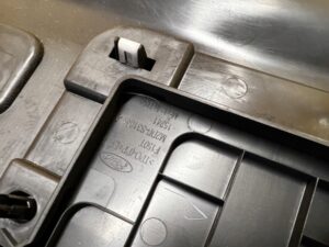 TAPICERKA BOCZEK BAGAŻNIKA TYŁ LEWY LEWA 4 DRZWI FORD BRONCO 21-