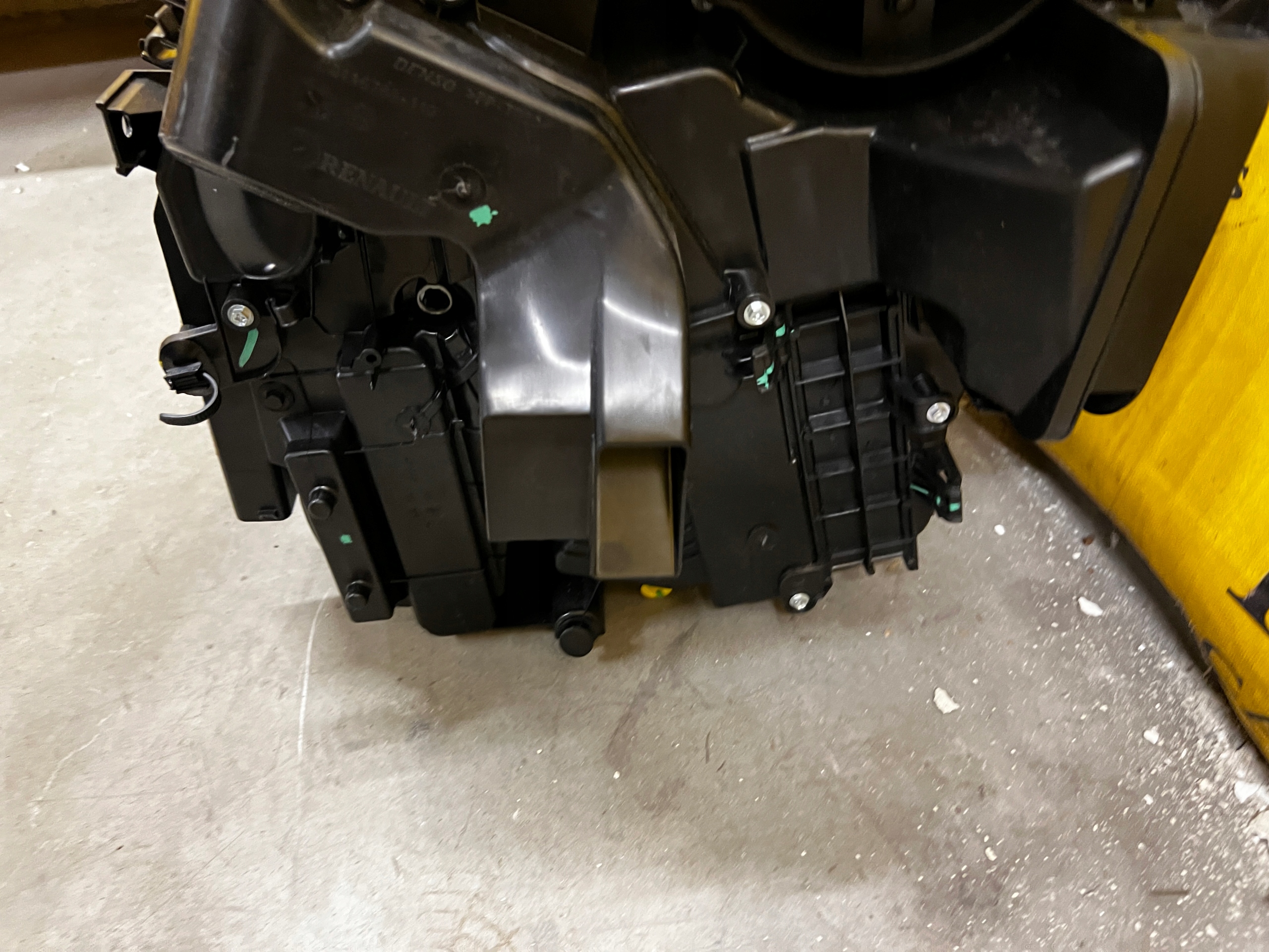 DMUCHAWA NAGRZEWNICA DACIA SANDERO III 2023R