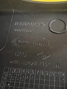 OBUDOWA OSŁONA KOLUMNY KIEROWNICZEJ RENAULT CAPTUR I PRZEDLIFT