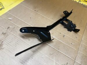 UCHWYT WSPORNIK MOCOWANIE BLACHA PORSCHE PANAMERA 970 I LIFT