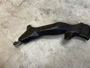 KANAŁ TUNEL POWIETRZA RANGE ROVER VELAR L560