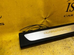 PLASTIK OSŁONA PROGU SŁUPKA A PRZÓD LEWY PORSCHE PANAMERA 970 I LIFT