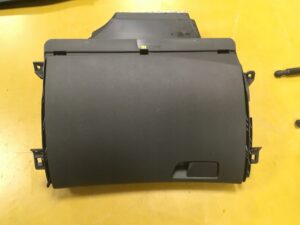 SCHOWEK PASAŻERA EUROPA RENAULT MEGANE IV 4