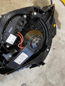 DMUCHAWA POWIETRZA NAWIEWU WENTYLATOR RANGE ROVER VELAR L560 EU