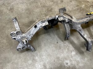 STELAŻ MOCOWANIE RURA BELKA KONSOLI DESKI RANGE ROVER VELAR L560 LHD