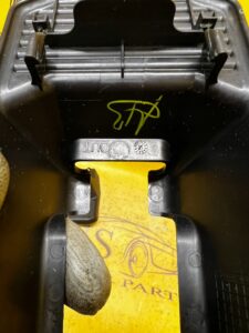 ZAŚLEPKA OSŁONA PROWADNICY FOTELA PRZÓD TOYOTA HILUX VIII 8