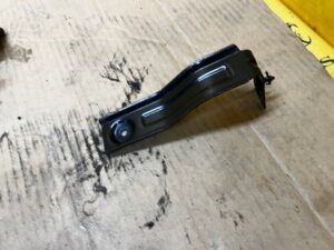 UCHWYT BLACHA WSPORNIK MOCOWANIE LEWY FORD BRONCO 21-