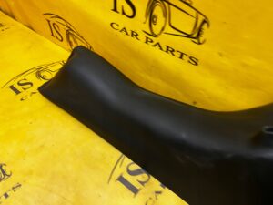 POSZYCIE OSŁONA SŁUPKA ŚRODKOWEGO B LEWY CHEVROLET CORVETTE C5 97-04