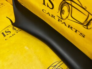 POSZYCIE OSŁONA OBUDOWA SŁUPKA PRZÓD A PRAWY CHEVROLET CORVETTE C5 97-04