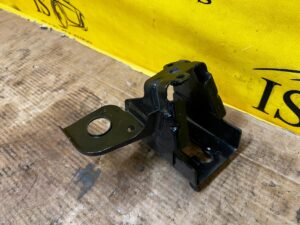 WSPORNIK UCHWYT MOCOWANIE OSŁONY POZWOZIA LEWY FORD BRONCO 21-