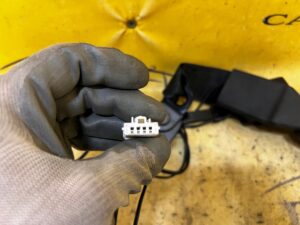 ZAPINKA PASA PASÓW BEZPIECZEŃSTWA TYŁ PEUGEOT 3008 I