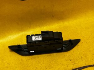 PRZEŁĄCZNIK PAMIĘCI FOTELA PRAWY DISCOVERY V L550