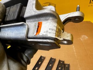 ŁAPA MOCOWANIE PODUSZKA SILNIKA FORD FIESTA MK8 1.0 ECOBOOST