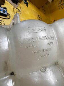 ZBIORNIK ZBIORNICZEK WYRÓWNAWCZY FORD EXPLORER MK6