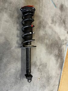 AMORTYZATOR TYŁ TYLNY PRAWY INFINITI Q50