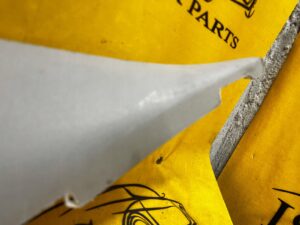 OSŁONA POSZYCIE SŁUPKA A PRZÓD LEWE LEWY PEUGEOT 5008 II 3008 II