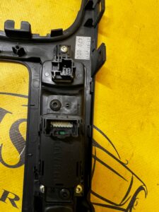 RAMKA OSŁONA DEKOR TUNELU ŚRODKOWEGO RENAULT MEGANE IV EU