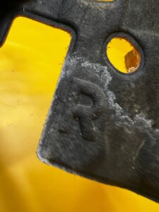 OSŁONA WYGŁUSZENIE MATA PRAWA LEXUS RX 450H III 3 AL10