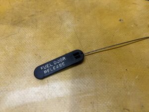 LINKA CIEGNO KLAPKI WLEWU PALIWA CHEVROLET CORVETTE C5 97-04