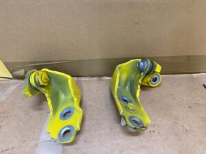 KOMPLET ZAWIASY DRZWI PRZÓD PRAWY FORD MUSTANG VI MK6 S550 GT 5.0