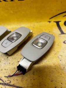 OŚWIETLENIE LAMPKA PODSUFITKI RENAULT MEGANE IV