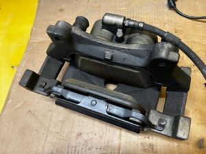 KOMPLET TARCZE ZACISKI KLOCKI HAMULCOWE PRZÓD MERCEDES GL X166 4.7 V8