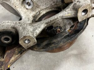 ZWROTNICA PIASTA TYŁ LEWY PORSCHE CAYENNE II 7P5 GTS 4.8 V8