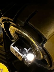 PRAWY TRÓJKĄT LUSTERKA GŁOŚNIK MERCEDES E W213