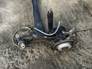 KOMPLET BELKA OŚ ZAWIESZENIE HAMULCE TYŁ TYLNA PEUGEOT 308 II T9 2014R EU