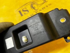 UCHWYT MOCOWANIE WSPORNIK TYŁ LEWY FORD EXPLORER MK6