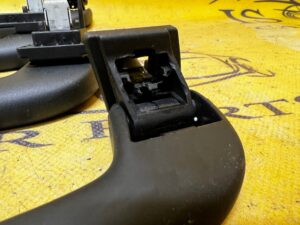 KOMPLET UCHWYTY PODSUFITKI CZARNE BMW 5 G30