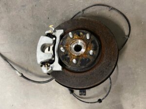 ZWROTNICA PIASTA ZACISK PRZÓD PRZEDNIA PRAWY PRAWA NISSAN E-NV200 EVALIA